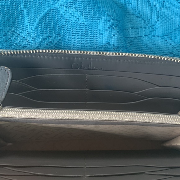 Cole Haan wallet - zippered - Picture 4 of 7